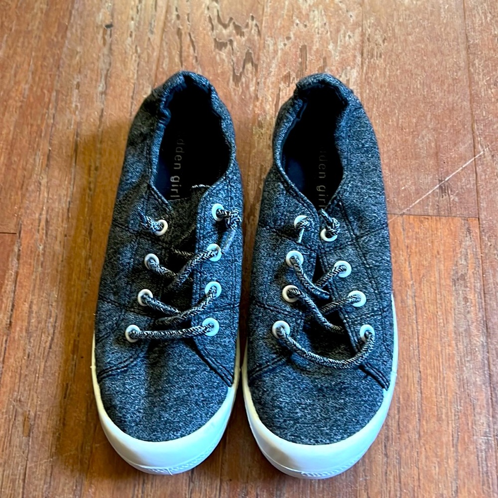 Madden Girl Soft Slip-On Baailey Sneakers Size 7M